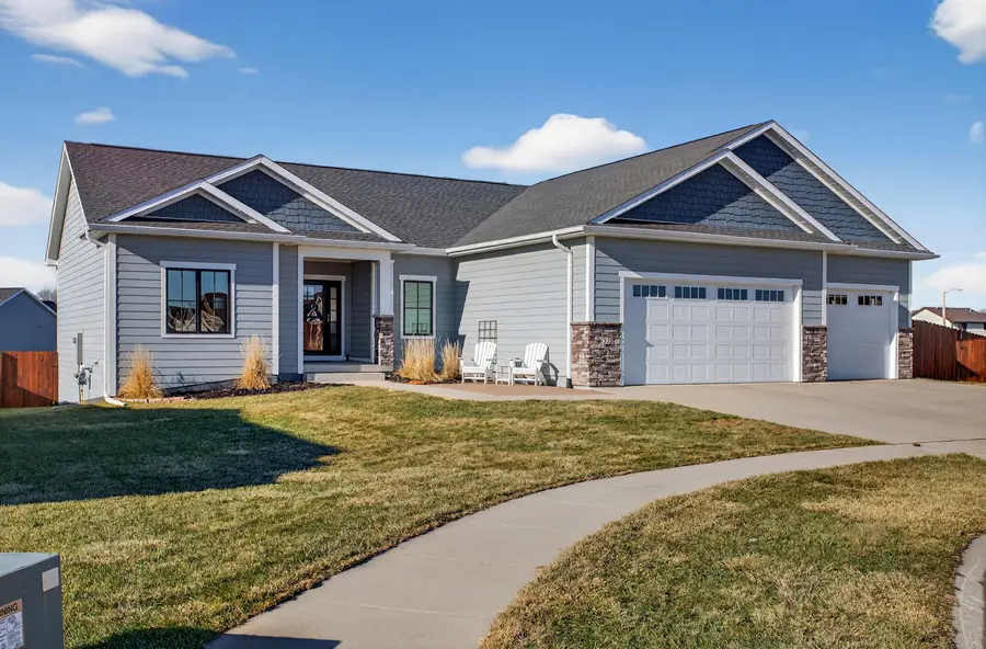 325 Hawthorne Circle, Gilbert, IA 50105 - Image #2