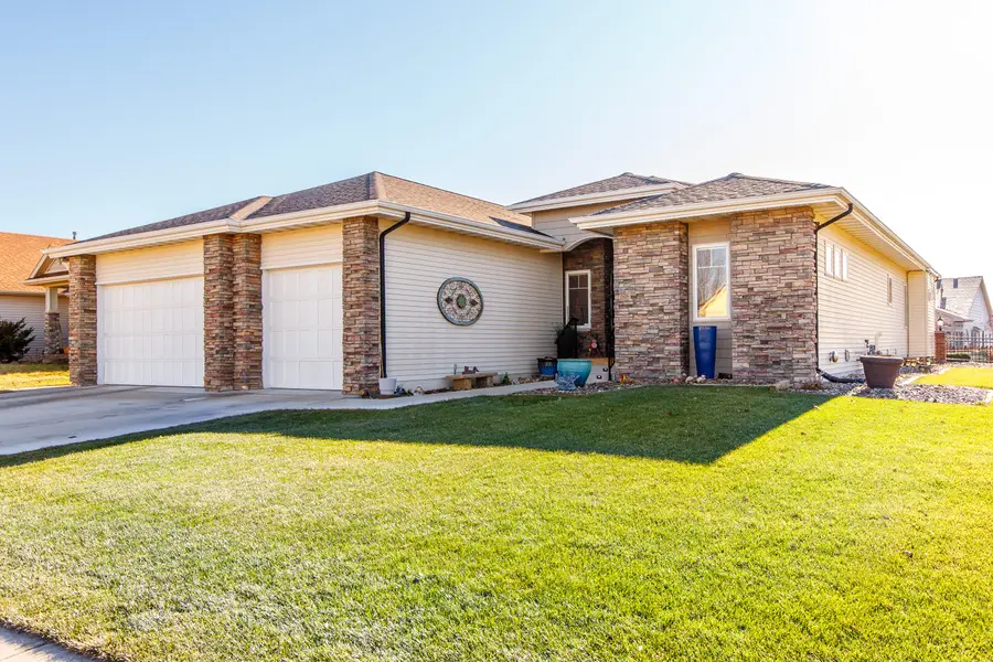 2426 Yorkshire Circle, Ames, IA 50010 - #2