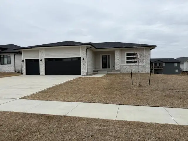 65 NW Hidden Knoll, Waukee, IA 50263 - Image #1