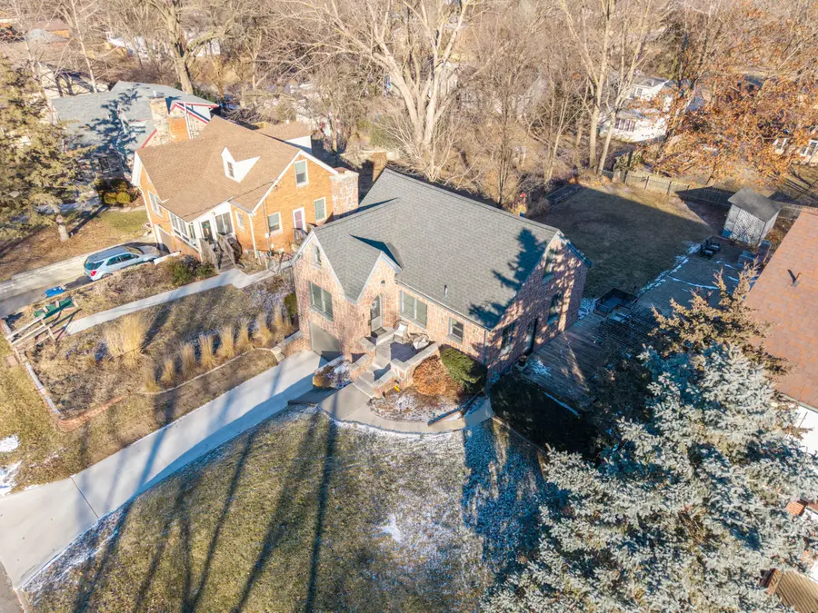 1633 38th Street, Des Moines, IA 50310 - Image #2