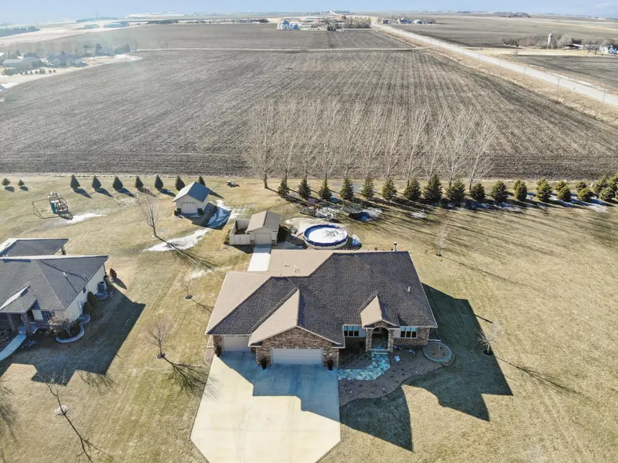 1213 N Country Club Road, Algona, IA 50511 - #2