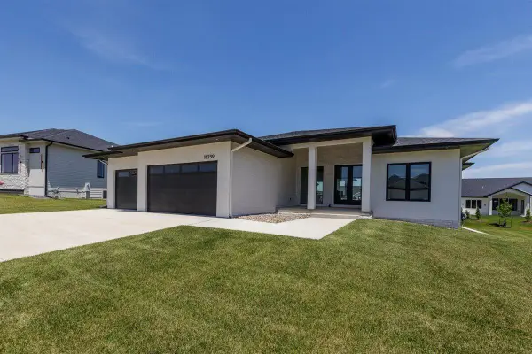 18239 Alderleaf Drive, Clive, IA 50325