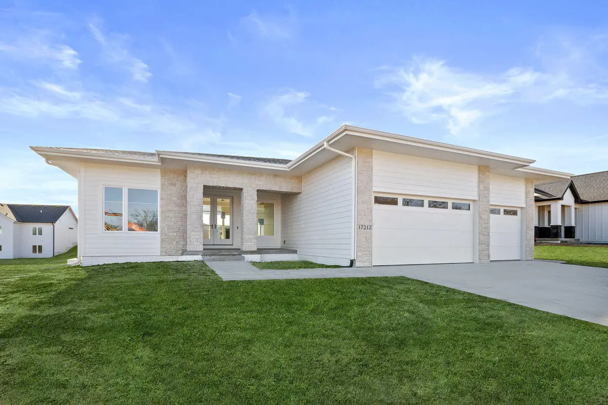 17212 Springbrook Trail, Urbandale, IA 50323 - #1