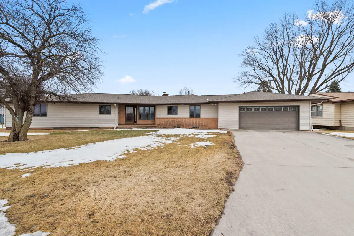 1426 H Avenue, Nevada, IA 50201 - #1