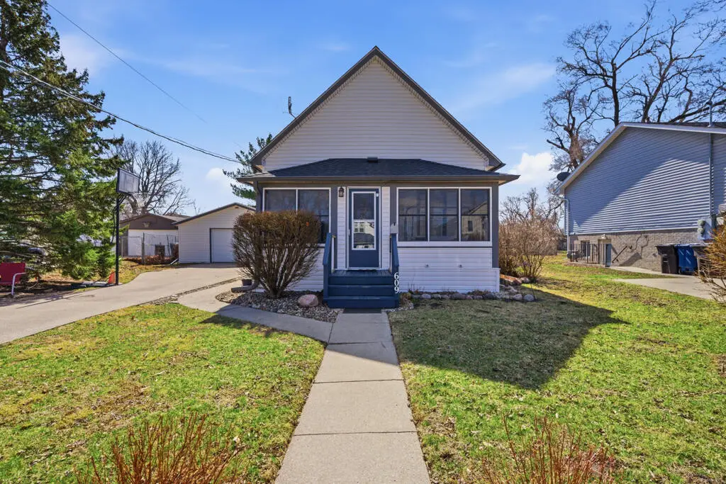 609 E Granger Avenue, Des Moines, IA 50315 - #1
