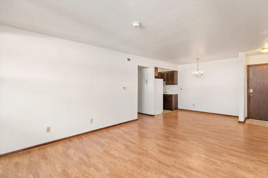 7815 Douglas Avenue, Urbandale, IA 50322 - #2