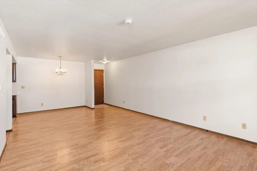 7815 Douglas Avenue, Urbandale, IA 50322 - #3