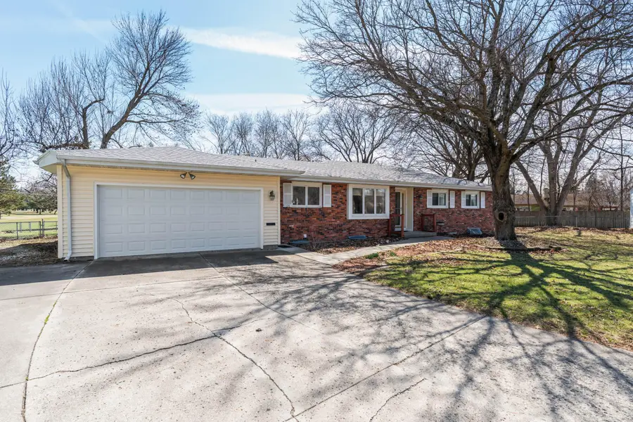 126 Broadmoor Circle, Ames, IA 50010 - #2