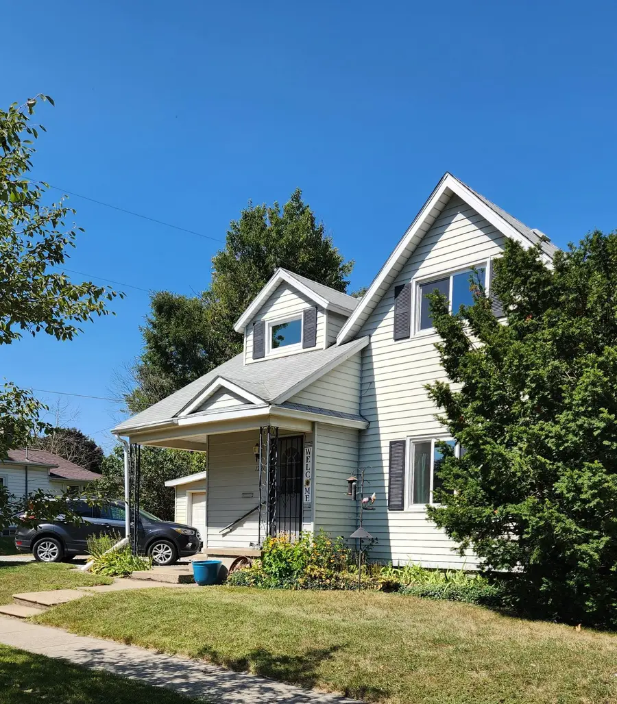 1221 12th Street, Boone, IA 50036 - #2