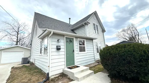 720 E Avenue, Nevada, IA 50201
