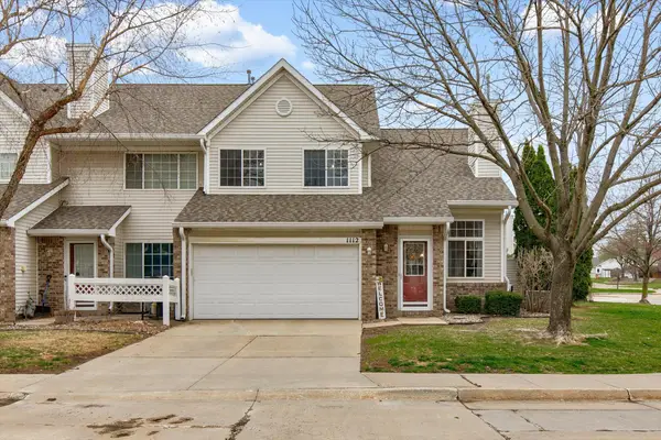 150 S Prairie View Drive, West Des Moines, IA 50266