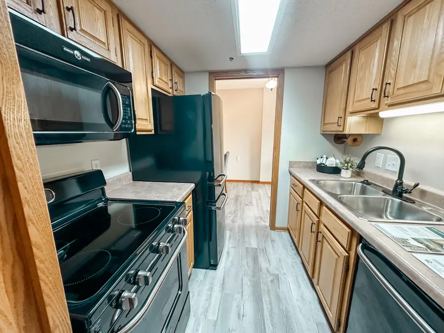 2200 Hamilton Drive, Ames, IA 50014 - #3