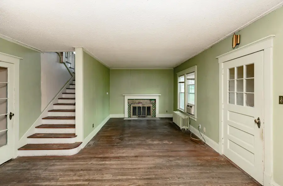 684 31st Street, Des Moines, IA 50312 - #2