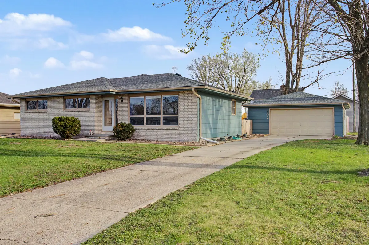 302 E 5th Street, Huxley, IA 50124 - #1