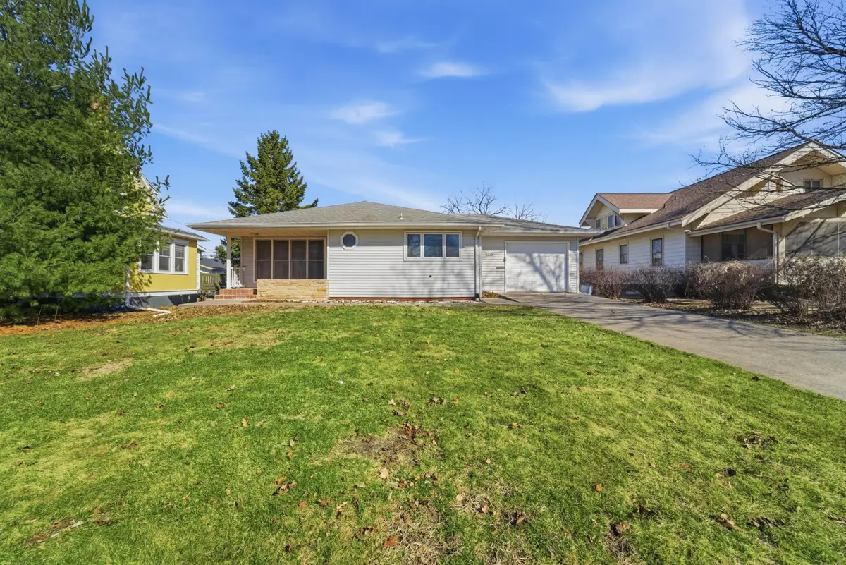 1219 K Avenue, Nevada, IA 50201 - #1