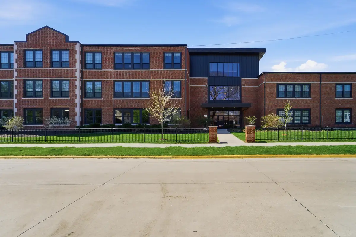 415 Stanton Avenue, Ames, IA 50014 - #1