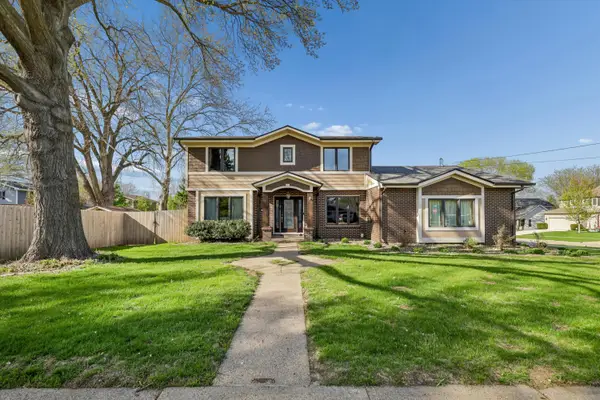 8201 Prairie Avenue, Urbandale, IA 50322