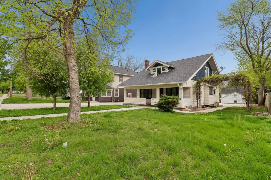 683 35th Street, Des Moines, IA 50312 - #2