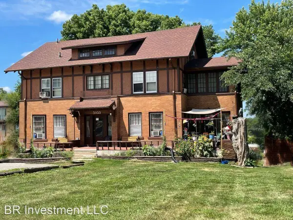 3103 Grand Avenue, Des Moines, IA 50312