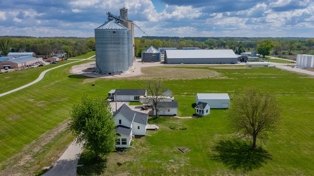 402 S Vine Street, Cambridge, IA 50046 - #1