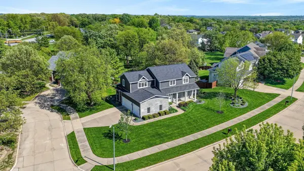 7155 Oak Crest Boulevard, Johnston, IA 50131