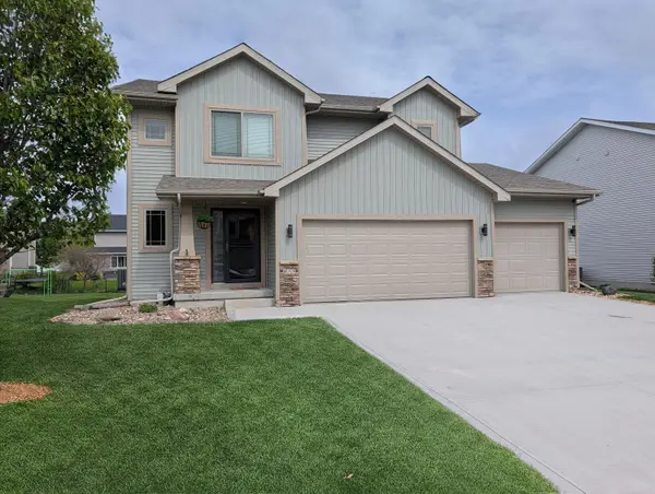 813 NW Sunset Lane, Grimes, IA 50111