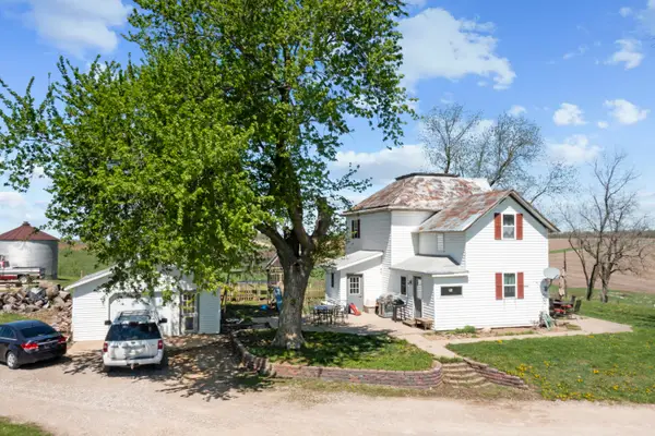 4042 200th Street, Brooklyn, IA 52211