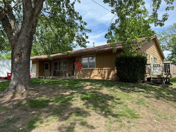 1533/1535 NW 81st Street, Clive, IA 50325