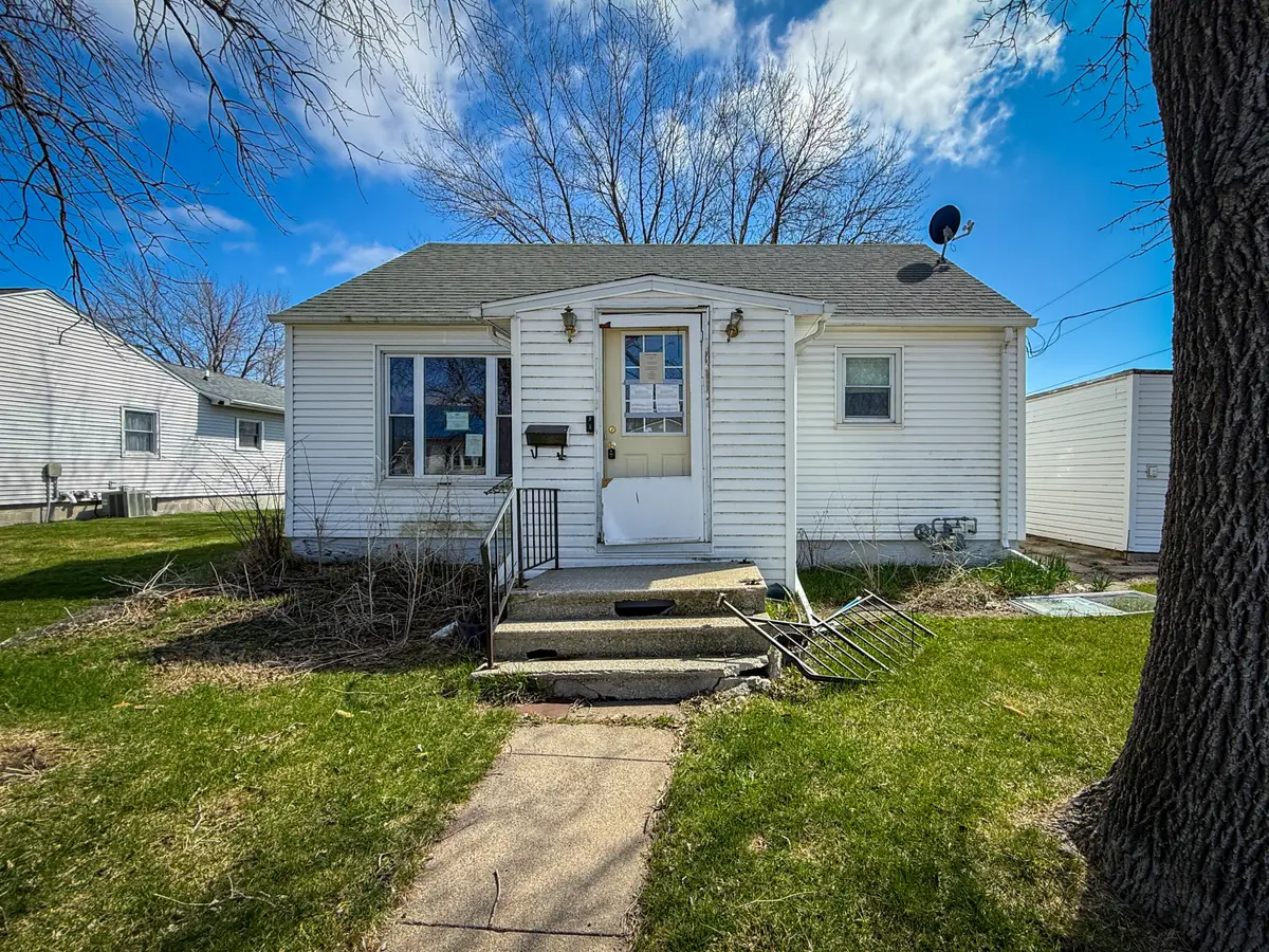 517 3rd Street, Clarion, IA 50525 - #1