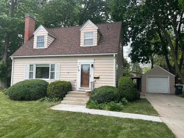 719 Murray Drive, Ames, IA 50010