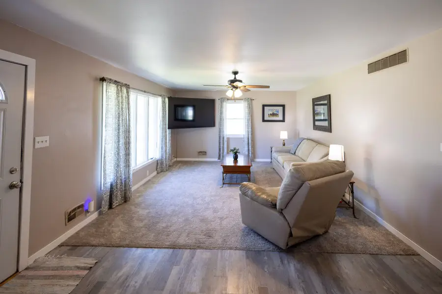 812 9th Avenue, Belmond, IA 50421 - #3