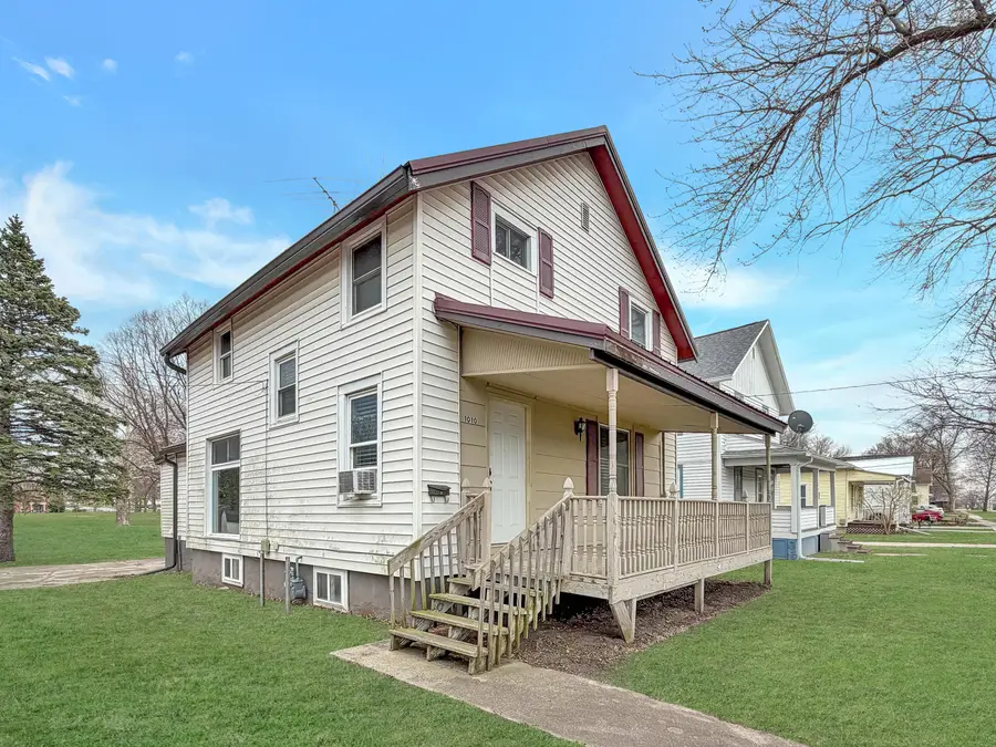 1010 W 5th Street, Perry, IA 50220 - #2