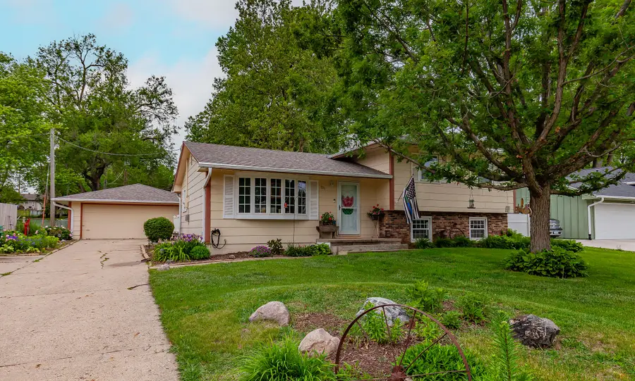 1211 Cherry Parkway, Norwalk, IA 50211 - #2
