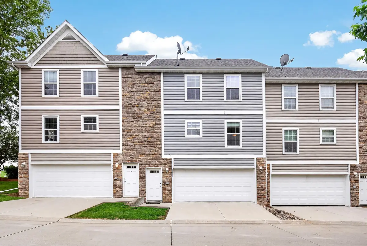 6397 Oak Creek Drive, Pleasant Hill, IA 50327 - #1