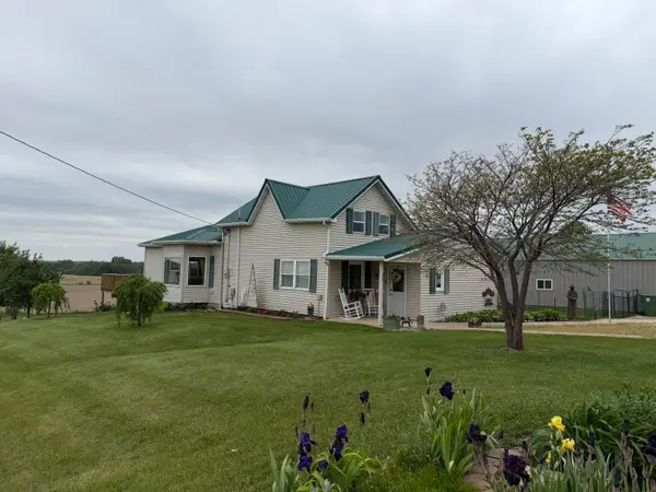 1901 W Broadway Street, Parkersburg, IA 50665