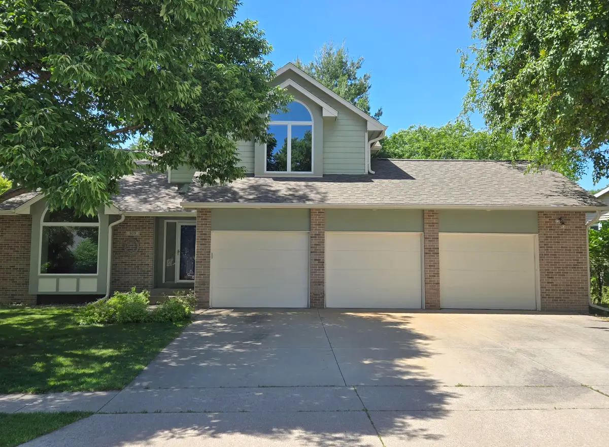 909 Idaho Avenue, Ames, IA 50014 - #1