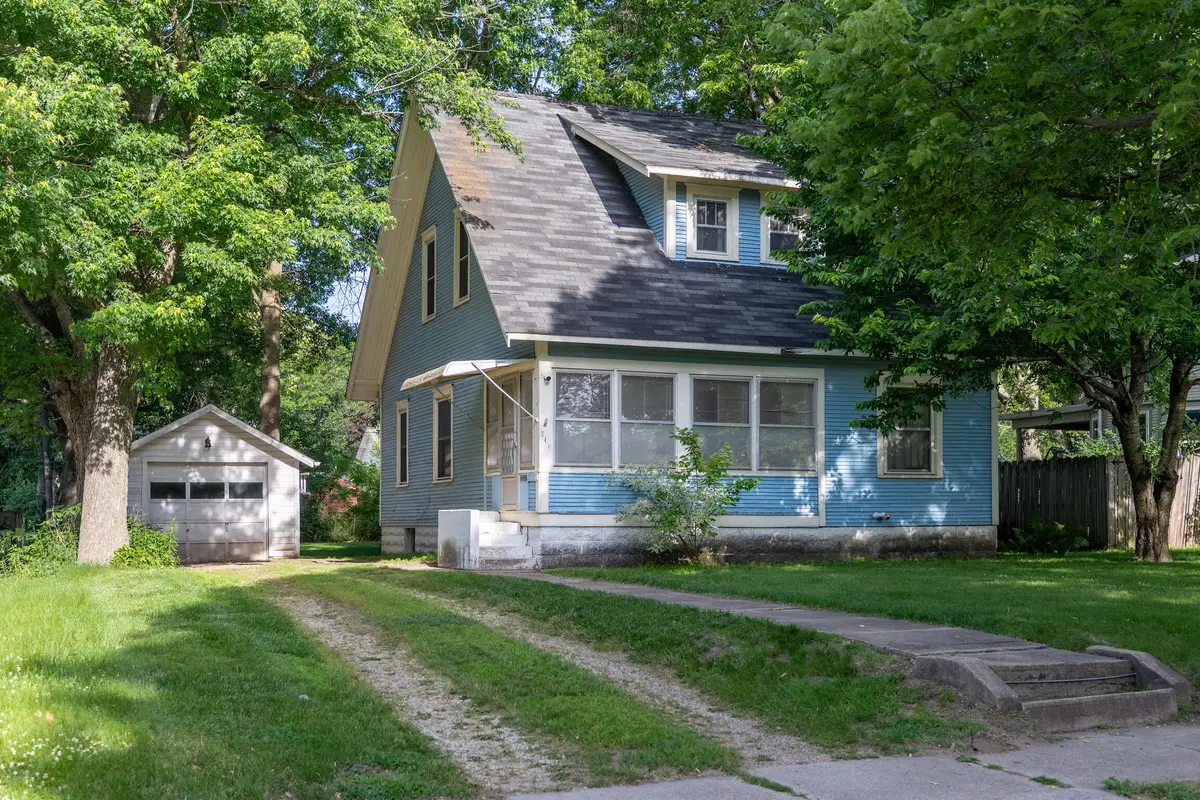219 N Russell Avenue, Ames, IA 50010 - #1