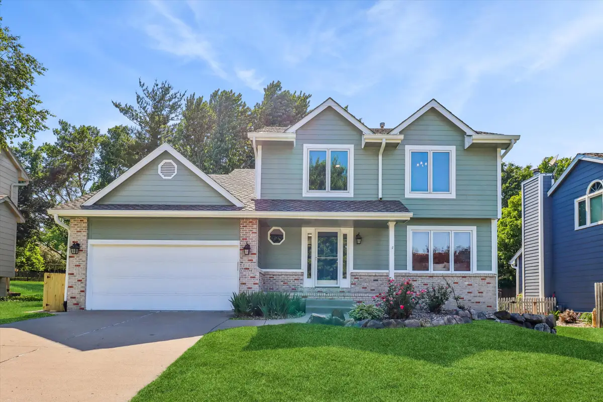 2150 NW 138th Street, Clive, IA 50325 - #1