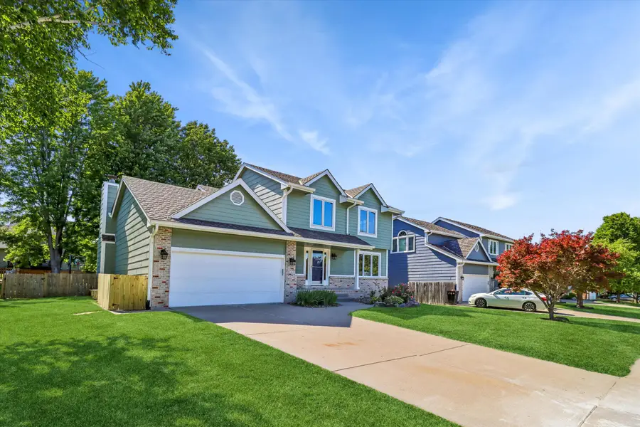 2150 NW 138th Street, Clive, IA 50325 - #2