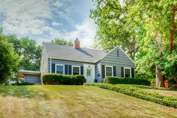 2012 Country Club Boulevard, Ames, IA 50014