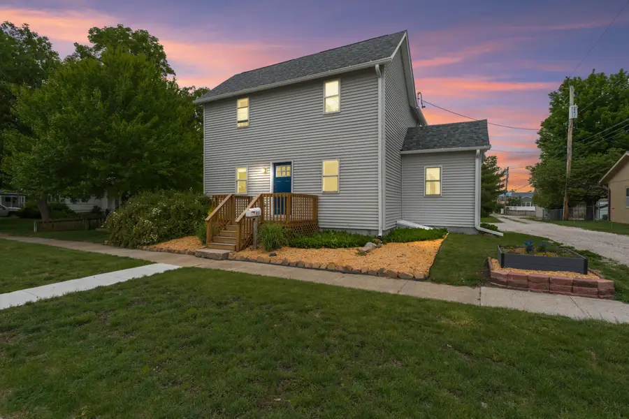 915 G Avenue, Nevada, IA 50201 - #3