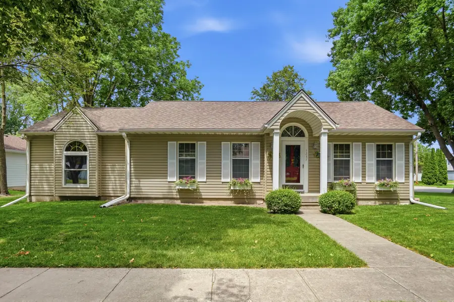 1237 J Avenue, Nevada, IA 50201 - #2