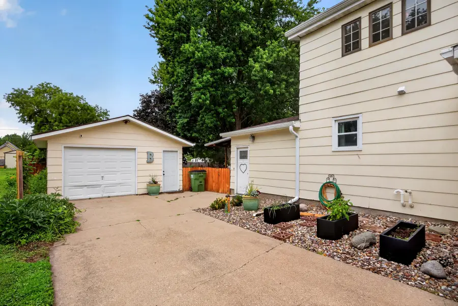 521 Clinton Street, Boone, IA 50036 - #3
