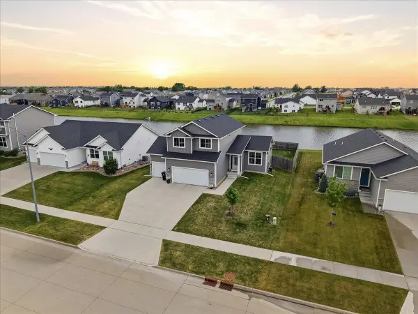 2416 NW Applewood Street, Ankeny, IA 50023