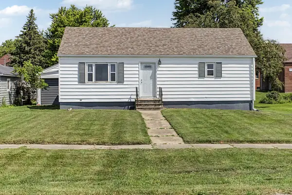 225 Latrobe Avenue, McCallsburg, IA 50154