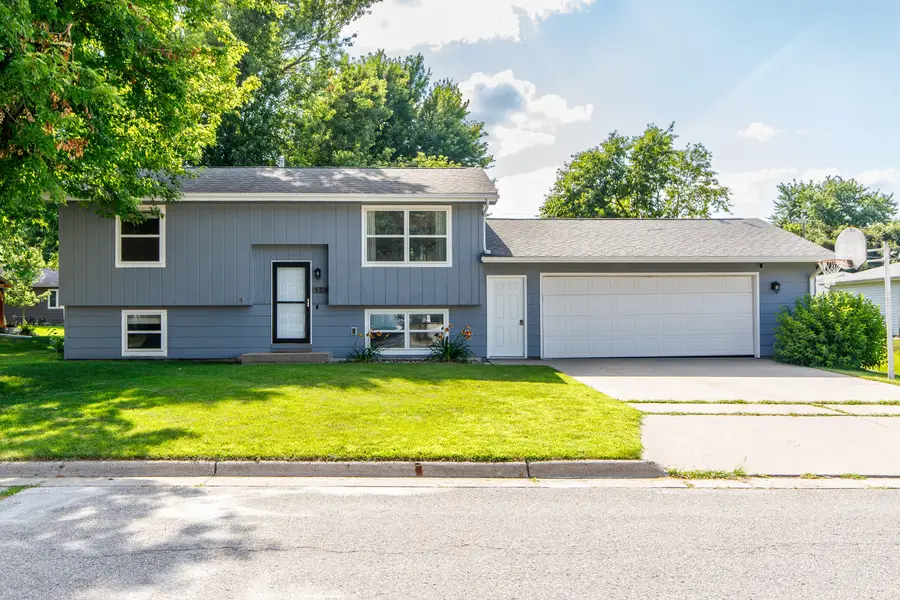 125 Eisenhower Drive, Story City, IA 50248 - #2