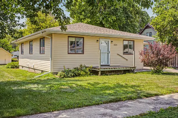 225 S Green Street, Roland, IA 50236