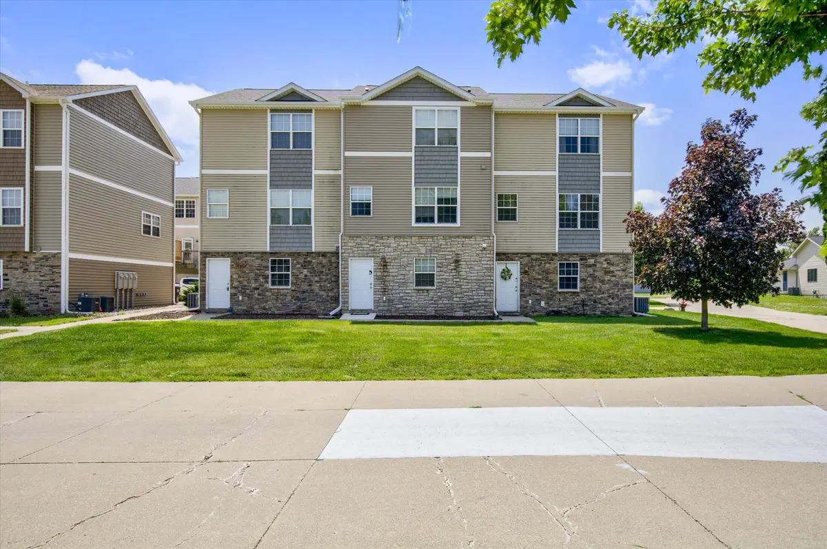 1305 S G Avenue, Nevada, IA 50201 - #1