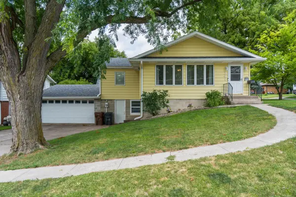 341 E Avenue, Nevada, IA 50201