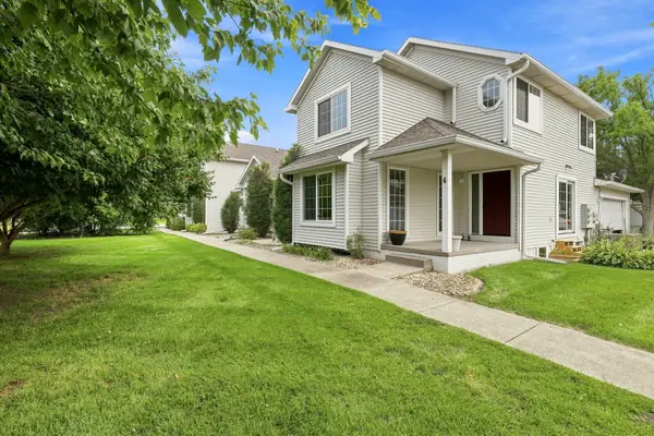 555 SE Laurel St #4, Waukee, IA 50263